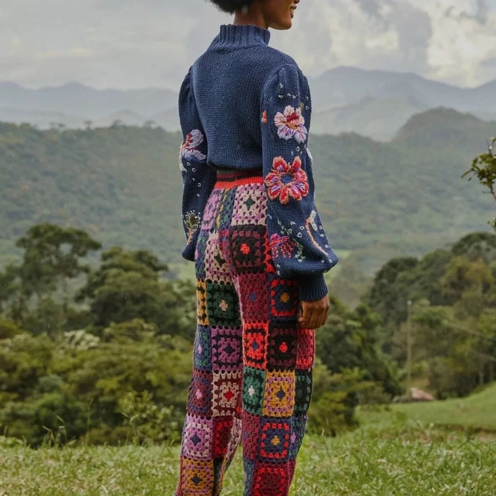 FARM RIO Mosaic Sweater Crochet Pants (L) AND a Free Sweater (M)